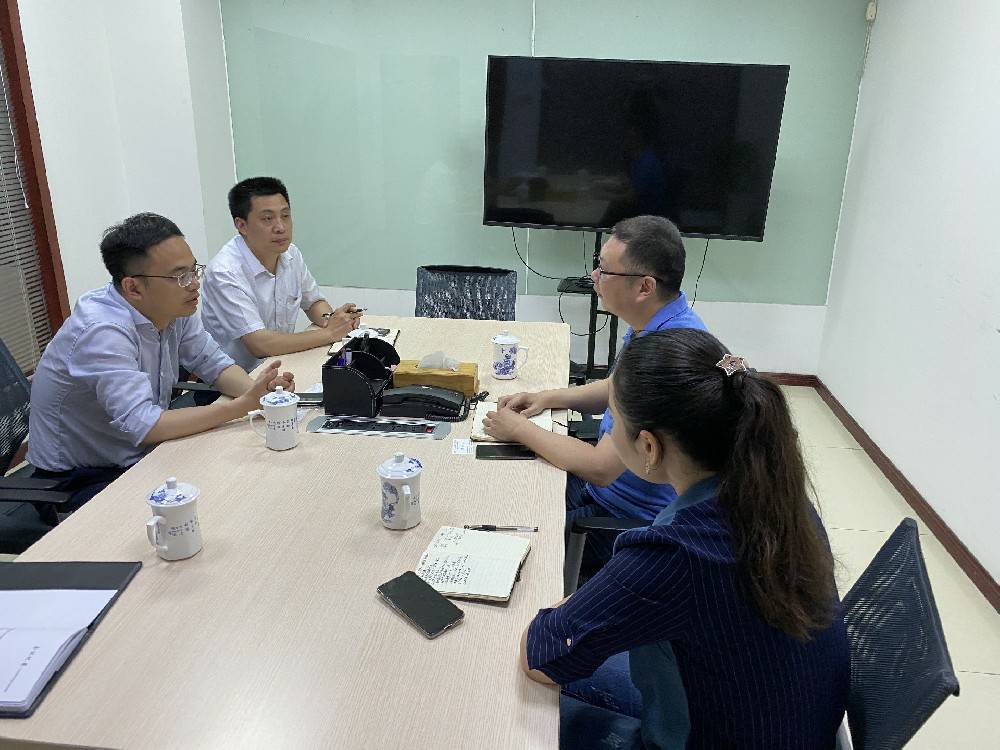 无锡市工信局领导来吉林勤奋虚拟现实有限公司科技开展“三联三解”活动